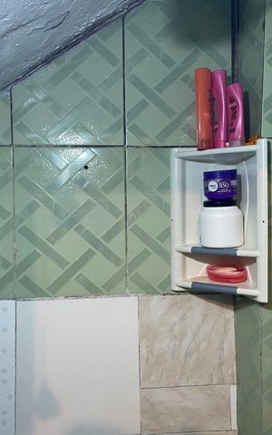 Casa à venda com 100m², 7 quartos e 6 vagas Casa à venda com 100m², 7 quartos e 6 vagasBanheiro de serviço