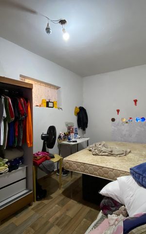 Casa à venda com 100m², 7 quartos e 6 vagas Casa à venda com 100m², 7 quartos e 6 vagasQuarto de serviço