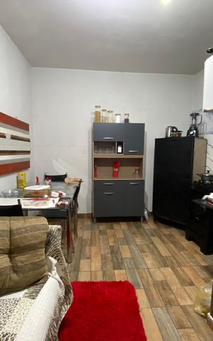 Casa à venda com 100m², 7 quartos e 6 vagas Casa à venda com 100m², 7 quartos e 6 vagasSala