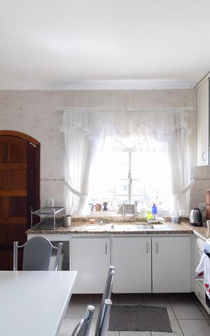 Casa à venda com 110m², 2 quartos e 3 vagas Casa à venda com 110m², 2 quartos e 3 vagasCozinha