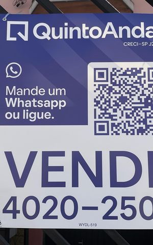 Casa à venda com 110m², 2 quartos e 3 vagas Casa à venda com 110m², 2 quartos e 3 vagasPlaca