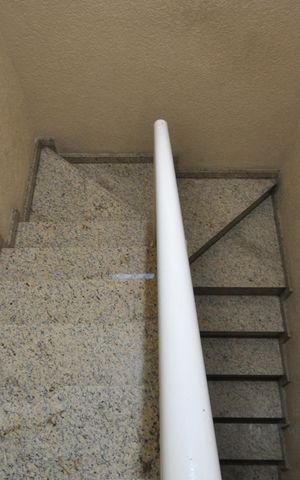 Casa à venda com 145m², 3 quartos e 3 vagasEscada