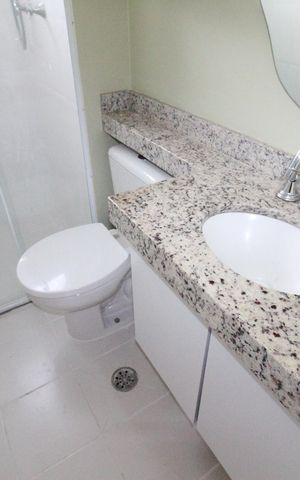 Apartamento para alugar com 63m², 2 quartos e 2 vagasBanheiro