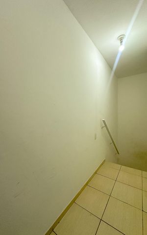 Apartamento para alugar com 64m², 2 quartos e 1 vagaEscada