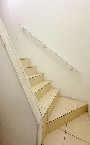 Apartamento para alugar com 64m², 2 quartos e 1 vagaEscada