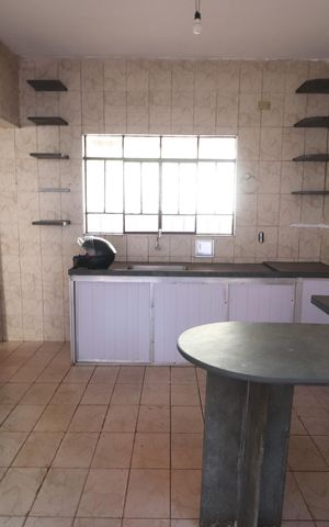 Casa para alugar com 150m², 2 quartos e 2 vagasCozinha