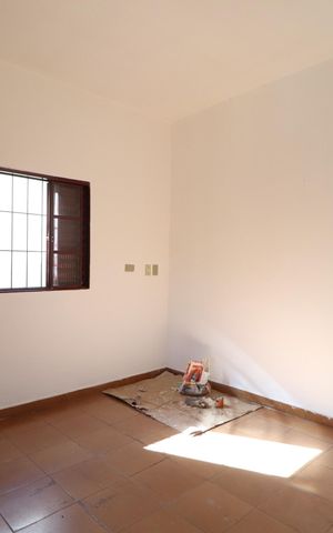 Casa para alugar com 150m², 2 quartos e 2 vagasSala