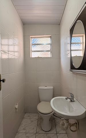Casa para alugar com 158m², 5 quartos e 2 vagas Casa para alugar com 158m², 5 quartos e 2 vagasLavabo casa 2