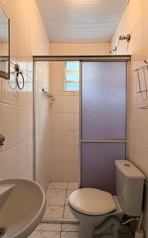 Casa para alugar com 158m², 5 quartos e 2 vagas Casa para alugar com 158m², 5 quartos e 2 vagasBanheiro suíte casa 2