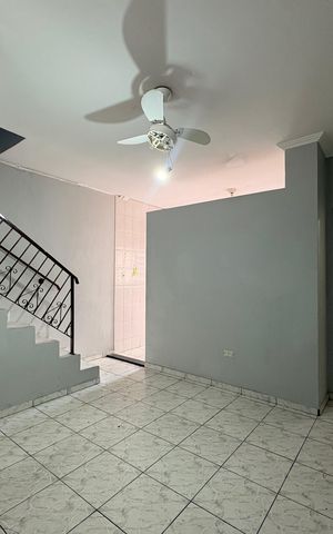 Casa para alugar com 158m², 5 quartos e 2 vagas Casa para alugar com 158m², 5 quartos e 2 vagasSala casa 2