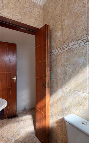 Casa para alugar com 158m², 5 quartos e 2 vagas Casa para alugar com 158m², 5 quartos e 2 vagasBanheiro suíte 1