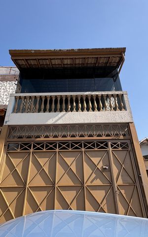 Casa para alugar com 158m², 5 quartos e 2 vagas Casa para alugar com 158m², 5 quartos e 2 vagasFachada