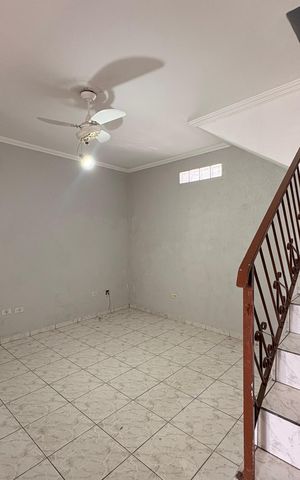 Casa para alugar com 158m², 5 quartos e 2 vagas Casa para alugar com 158m², 5 quartos e 2 vagasSala casa 2
