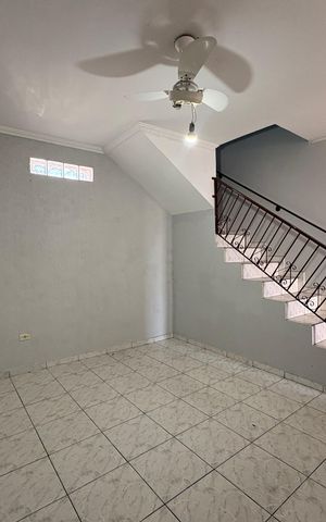Casa para alugar com 158m², 5 quartos e 2 vagas Casa para alugar com 158m², 5 quartos e 2 vagasSala casa 2