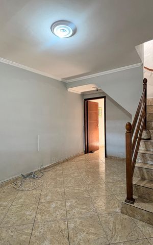 Casa para alugar com 158m², 5 quartos e 2 vagas Casa para alugar com 158m², 5 quartos e 2 vagasSala