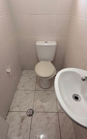 Casa para alugar com 158m², 5 quartos e 2 vagas Casa para alugar com 158m², 5 quartos e 2 vagasLavabo casa 2
