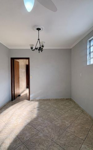 Casa para alugar com 158m², 5 quartos e 2 vagas Casa para alugar com 158m², 5 quartos e 2 vagasSala de jantar