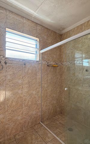 Casa para alugar com 158m², 5 quartos e 2 vagas Casa para alugar com 158m², 5 quartos e 2 vagasBanheiro 3