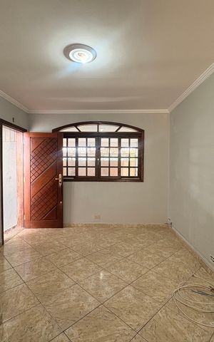 Casa para alugar com 158m², 5 quartos e 2 vagas Casa para alugar com 158m², 5 quartos e 2 vagasSala