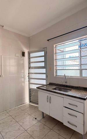 Casa para alugar com 158m², 5 quartos e 2 vagas Casa para alugar com 158m², 5 quartos e 2 vagasCozinha casa 2