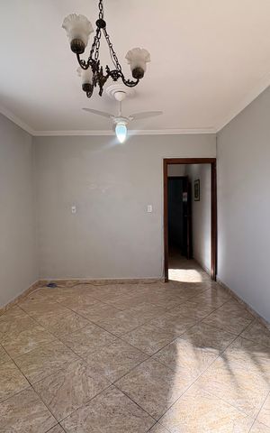 Casa para alugar com 158m², 5 quartos e 2 vagas Casa para alugar com 158m², 5 quartos e 2 vagasSala de jantar