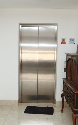 Apartamento para alugar com 227m², 4 quartos e 3 vagasEntrada do Elevador