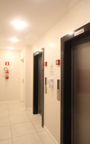 Apartamento à venda com 80m², 2 quartos e 1 vagaCorredor