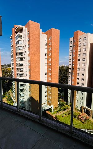 Apartamento para alugar com 172m², 3 quartos e 3 vagas Apartamento para alugar com 172m², 3 quartos e 3 vagasVaranda