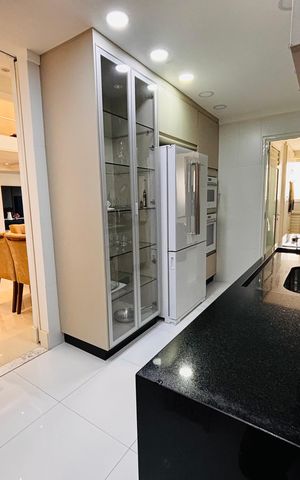 Apartamento para alugar com 172m², 3 quartos e 3 vagas Apartamento para alugar com 172m², 3 quartos e 3 vagasCozinha