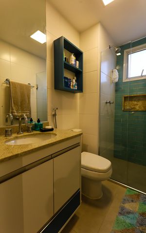 Apartamento para alugar com 77m², 2 quartos e 2 vagas Apartamento para alugar com 77m², 2 quartos e 2 vagasBanheiro da Suíte