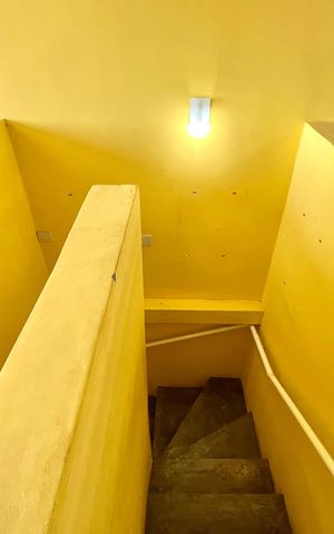 Casa para alugar com 160m², 4 quartos e 1 vagaEscada