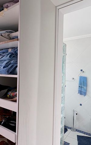 Casa de condomínio para alugar com 1932m², 5 quartos e 12 vagas Casa de condomínio para alugar com 1932m², 5 quartos e 12 vagasCloset da suíte 2