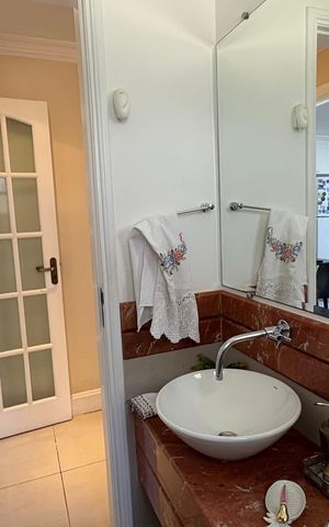 Casa de condomínio para alugar com 1932m², 5 quartos e 12 vagas Casa de condomínio para alugar com 1932m², 5 quartos e 12 vagasBanheiro da Sala de Jantar