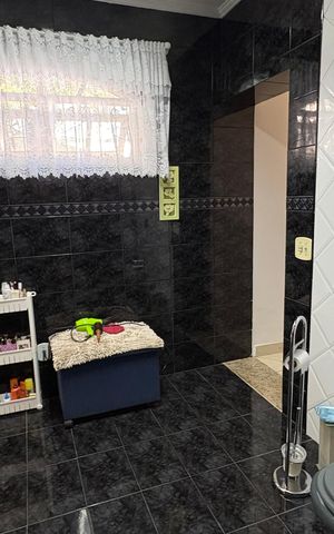 Casa de condomínio para alugar com 1932m², 5 quartos e 12 vagas Casa de condomínio para alugar com 1932m², 5 quartos e 12 vagasBanheiro da Suíte 3