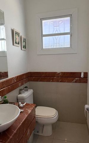 Casa de condomínio para alugar com 1932m², 5 quartos e 12 vagas Casa de condomínio para alugar com 1932m², 5 quartos e 12 vagasBanheiro da Sala de Jantar