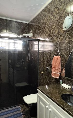 Casa de condomínio para alugar com 1932m², 5 quartos e 12 vagas Casa de condomínio para alugar com 1932m², 5 quartos e 12 vagasBanheiro Corredor