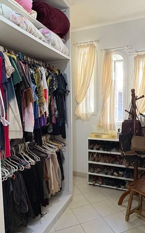 Casa de condomínio para alugar com 1932m², 5 quartos e 12 vagas Casa de condomínio para alugar com 1932m², 5 quartos e 12 vagasCloset da suíte 3