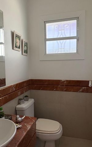 Casa de condomínio para alugar com 1932m², 5 quartos e 12 vagas Casa de condomínio para alugar com 1932m², 5 quartos e 12 vagasBanheiro da Sala de Jantar