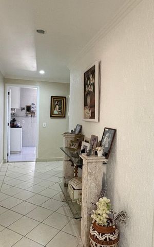 Casa de condomínio para alugar com 1932m², 5 quartos e 12 vagas Casa de condomínio para alugar com 1932m², 5 quartos e 12 vagasCorredor