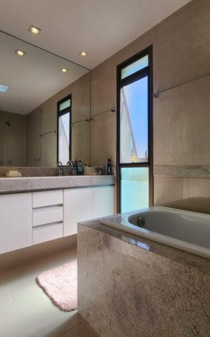 Apartamento para alugar com 154m², 4 quartos e 3 vagas Apartamento para alugar com 154m², 4 quartos e 3 vagasBanheiro da Suíte