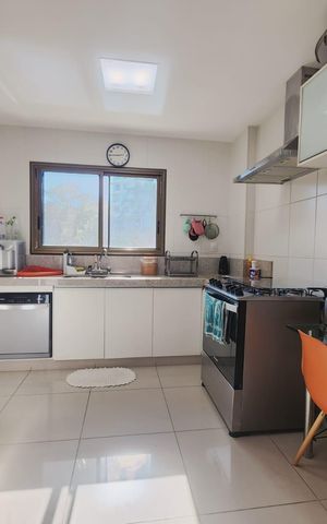 Apartamento para alugar com 154m², 4 quartos e 3 vagas Apartamento para alugar com 154m², 4 quartos e 3 vagasCozinha