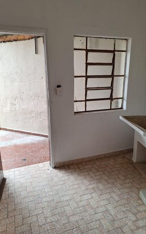 Casa à venda com 266m², 6 quartos e 2 vagas