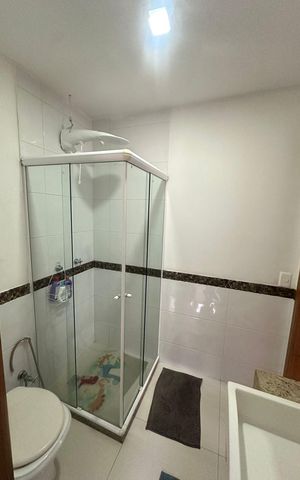 Casa de condomínio à venda com 377m², 4 quartos e 4 vagas Casa de condomínio à venda com 377m², 4 quartos e 4 vagasBanheiro