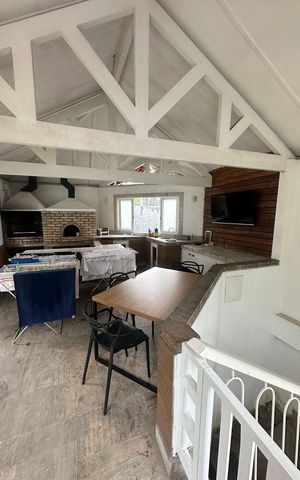 Casa de condomínio à venda com 377m², 4 quartos e 4 vagas Casa de condomínio à venda com 377m², 4 quartos e 4 vagasÁrea externa