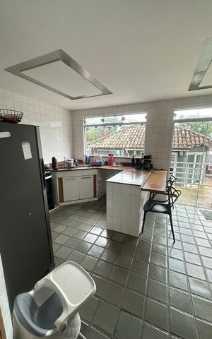 Casa de condomínio à venda com 377m², 4 quartos e 4 vagas Casa de condomínio à venda com 377m², 4 quartos e 4 vagasCozinha