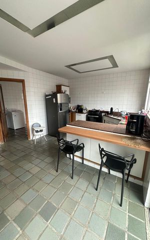 Casa de condomínio à venda com 377m², 4 quartos e 4 vagas Casa de condomínio à venda com 377m², 4 quartos e 4 vagasCozinha