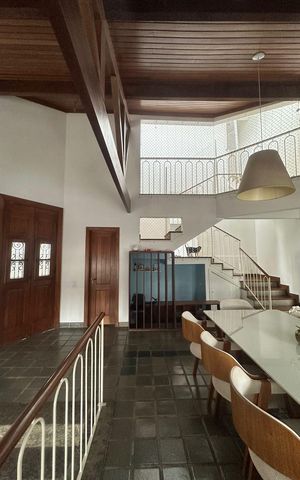 Casa de condomínio à venda com 377m², 4 quartos e 4 vagas Casa de condomínio à venda com 377m², 4 quartos e 4 vagasSala