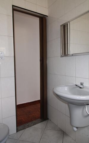 Casa para alugar com 300m², 5 quartos e 2 vagasQuarto 1 - Banheiro