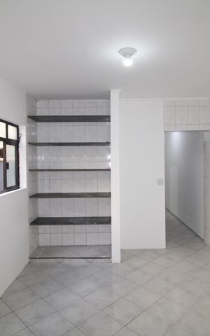 Casa para alugar com 300m², 5 quartos e 2 vagasCozinha