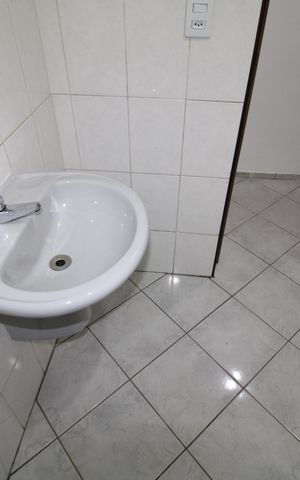 Casa para alugar com 300m², 5 quartos e 2 vagasLavabo